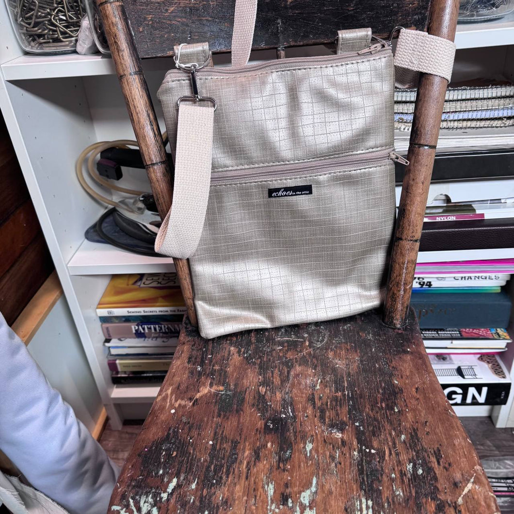 NEW Zipster with removable strap 25107