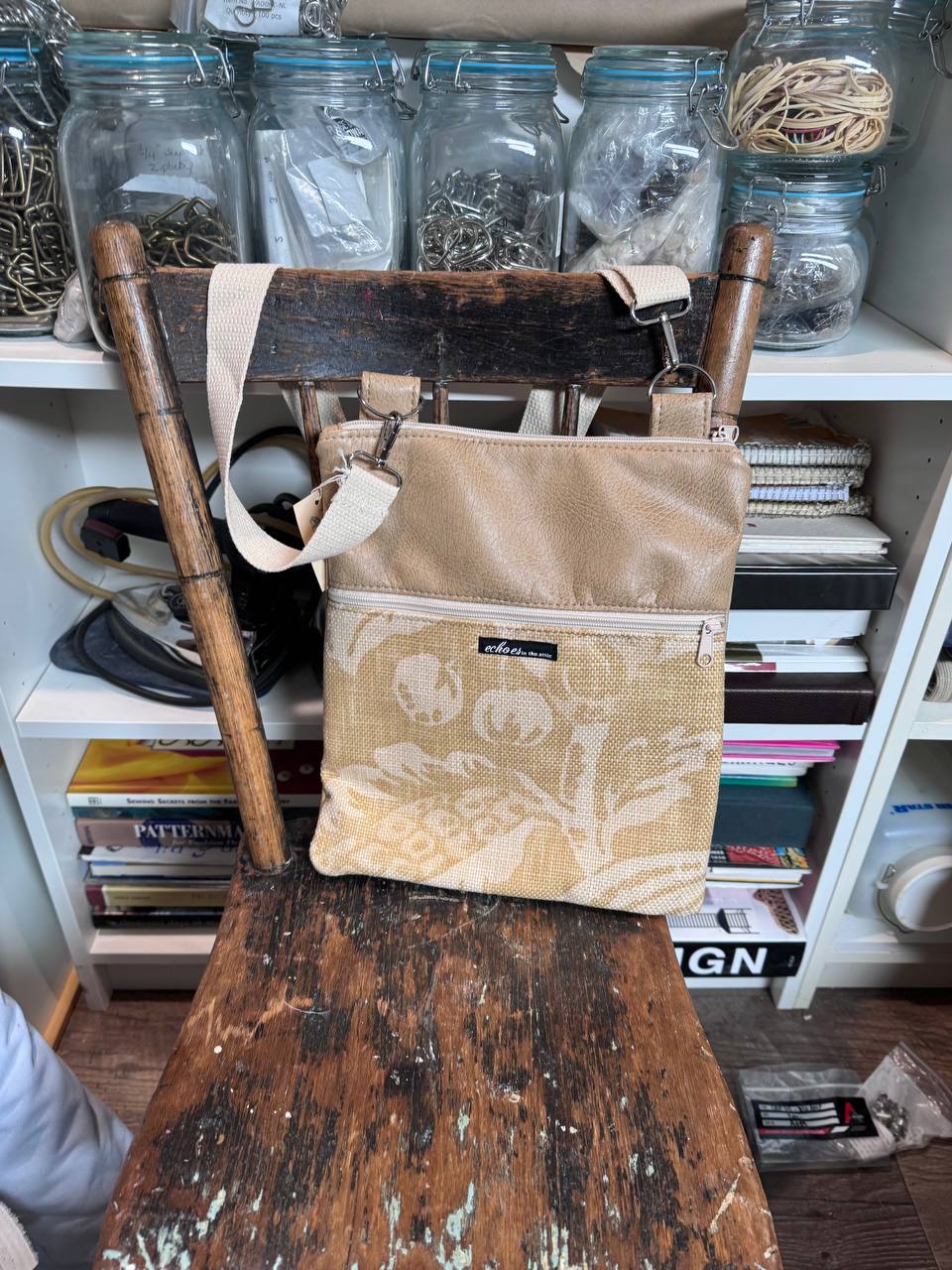 NEW Zipster with removable strap 25126