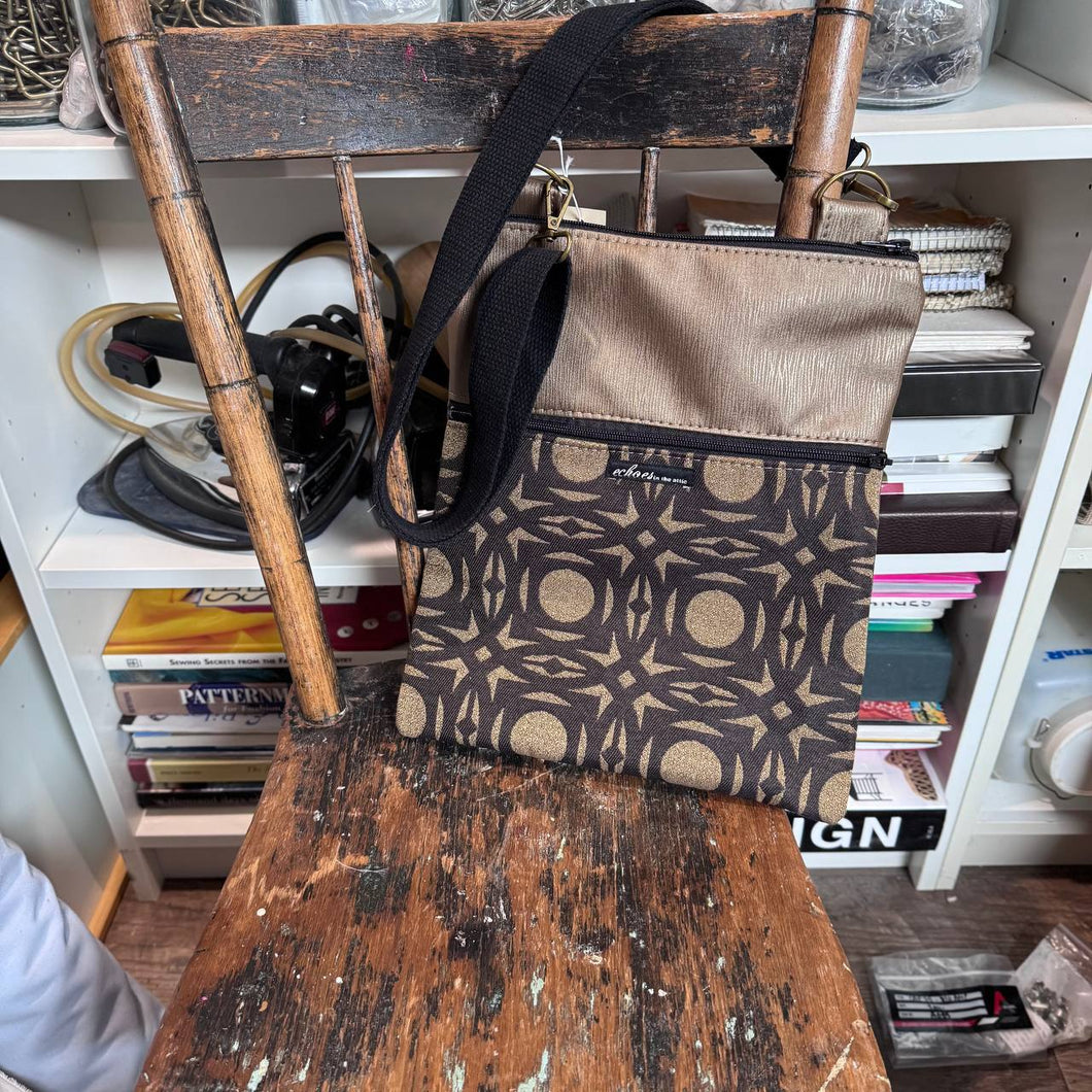 NEW Zipster with removable strap 25108