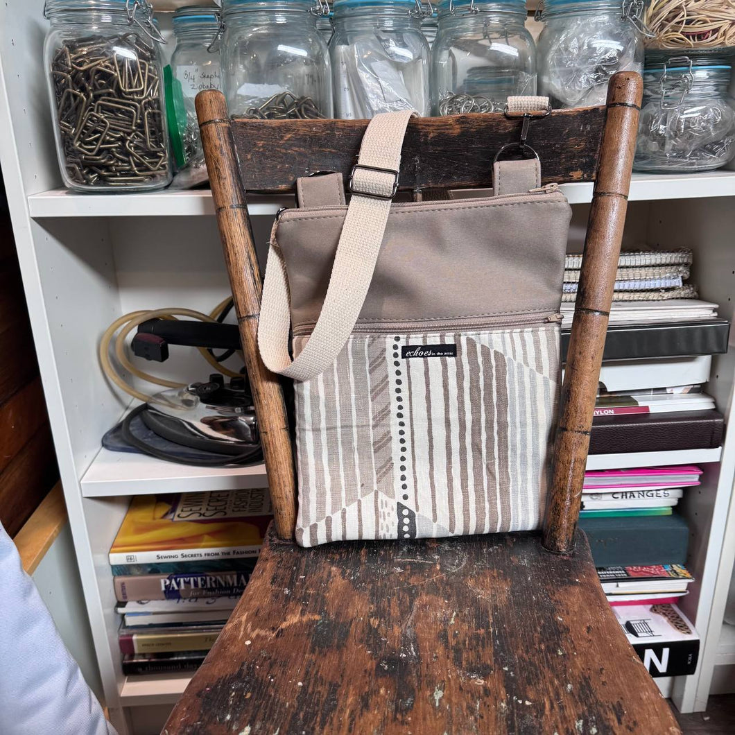 NEW Zipster with removable strap 25112