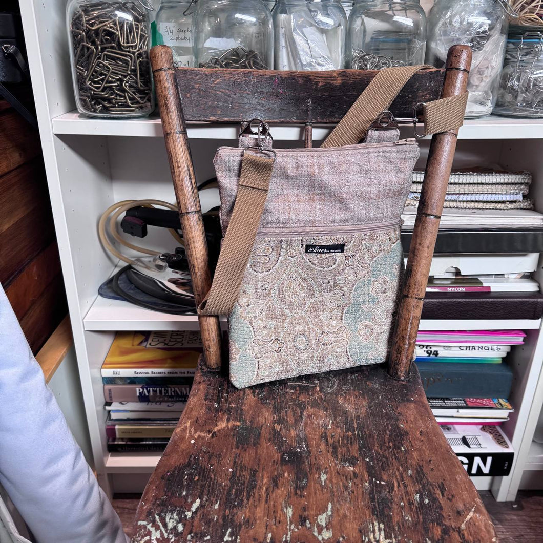 NEW Zipster with removable strap 25113