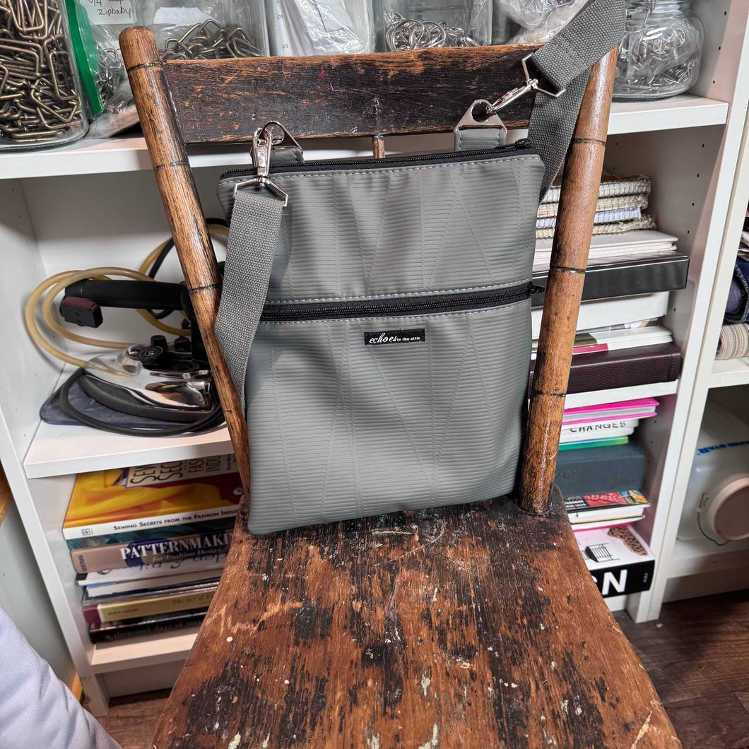 NEW Zipster with removable strap 25114