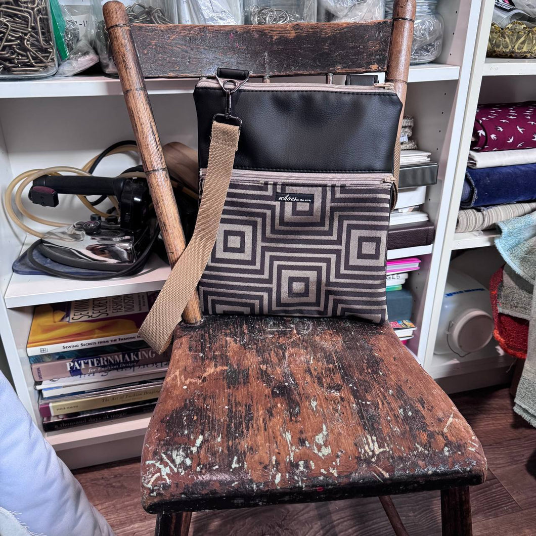 NEW Zipster with removable strap 25118