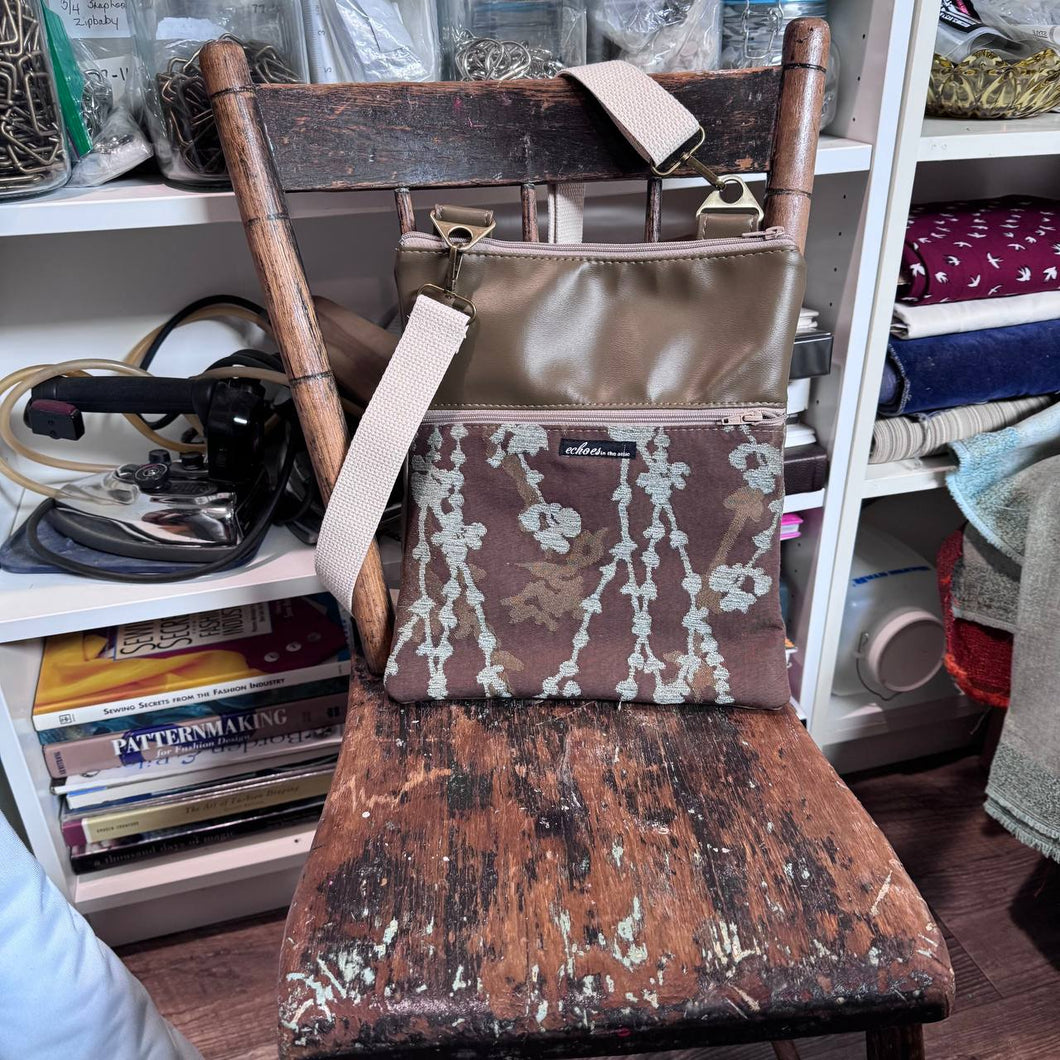 NEW Zipster with removable strap 25119