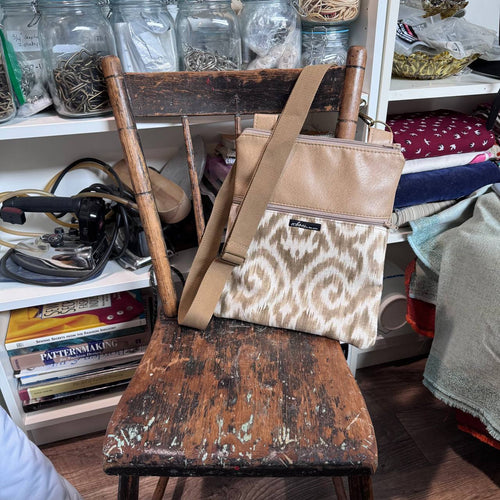 NEW Zipster with removable strap 25121