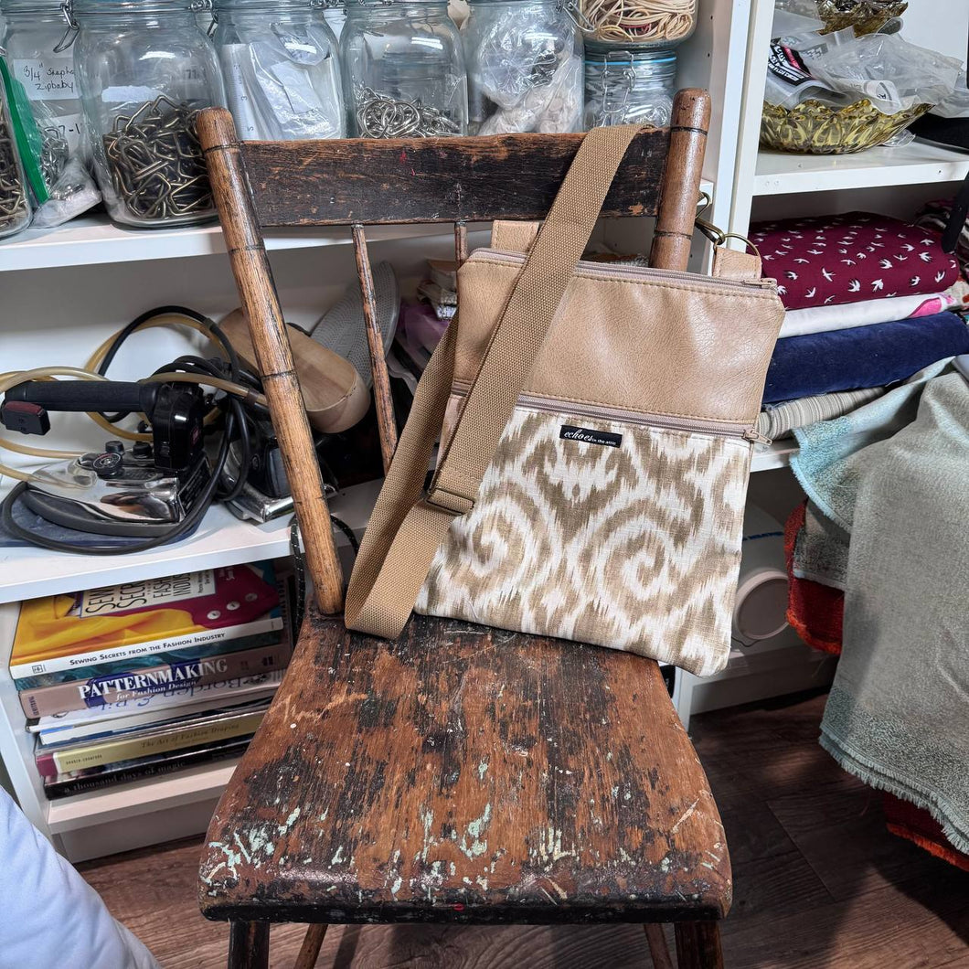 NEW Zipster with removable strap 25121