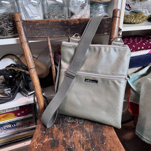 NEW Zipster with removable strap 25124