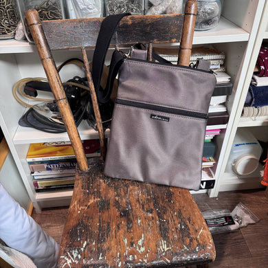 NEW Zipster with removable strap 25127